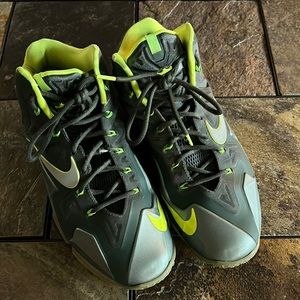 Nike Labron James Flywire Shoes, Men’s Size 10.5